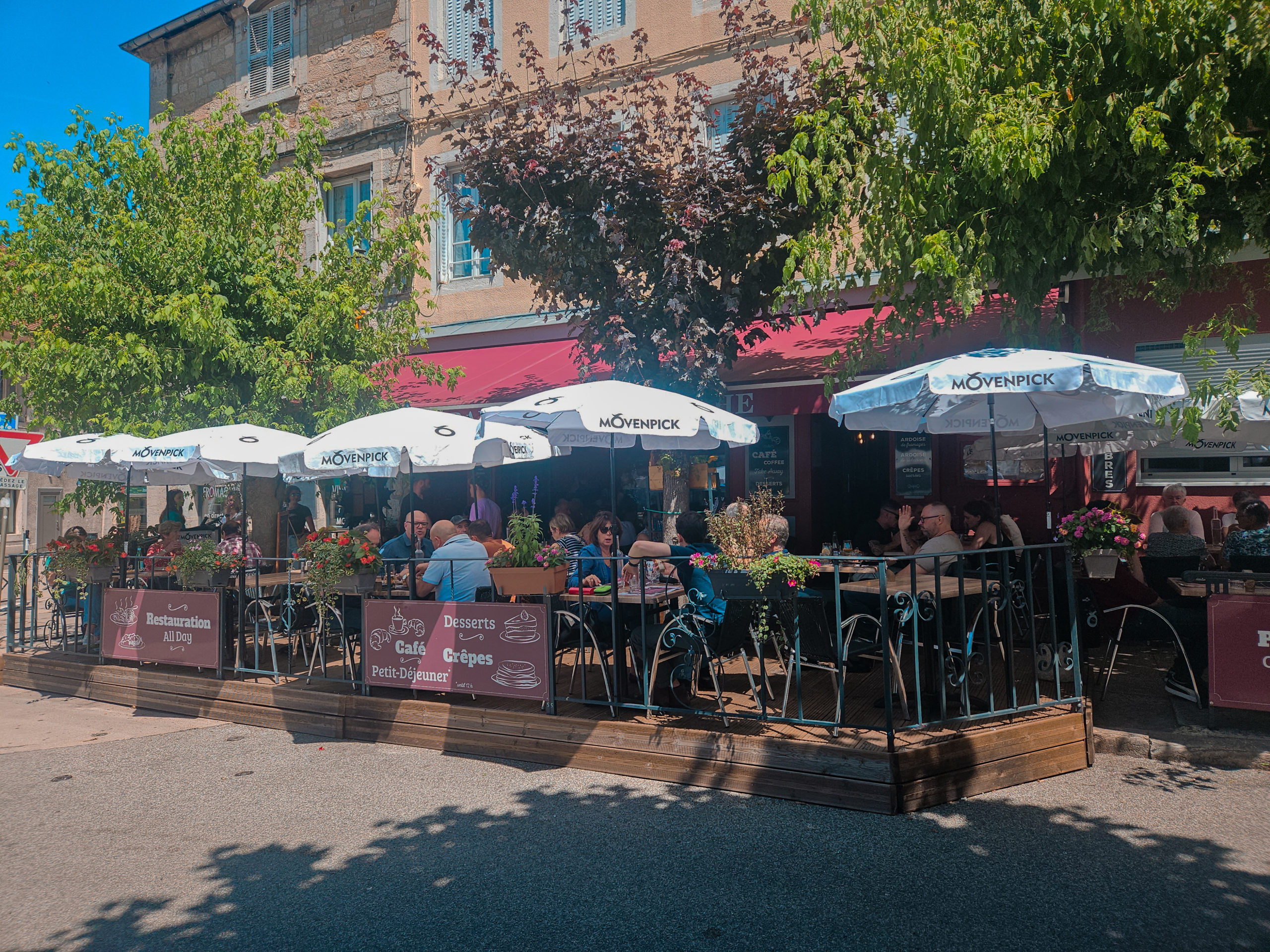 devanture-restaurantpoligny-lesplatanes